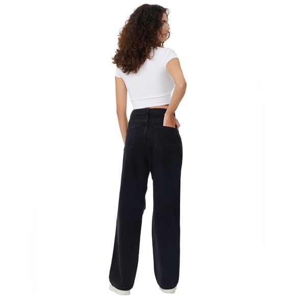 NWT Wide-legged ripped jeans 🖤 - Picture 3 of 10